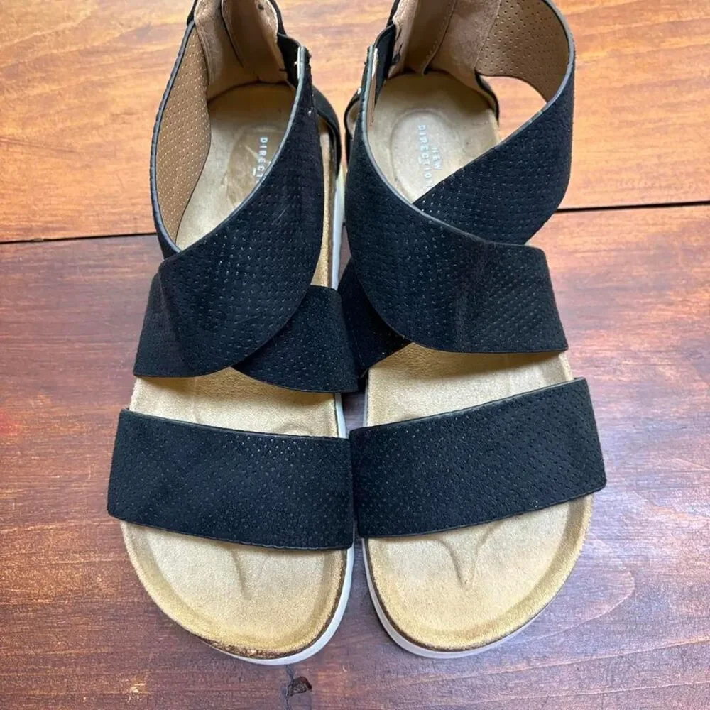 New-directions Women's Black and Tan Sandals